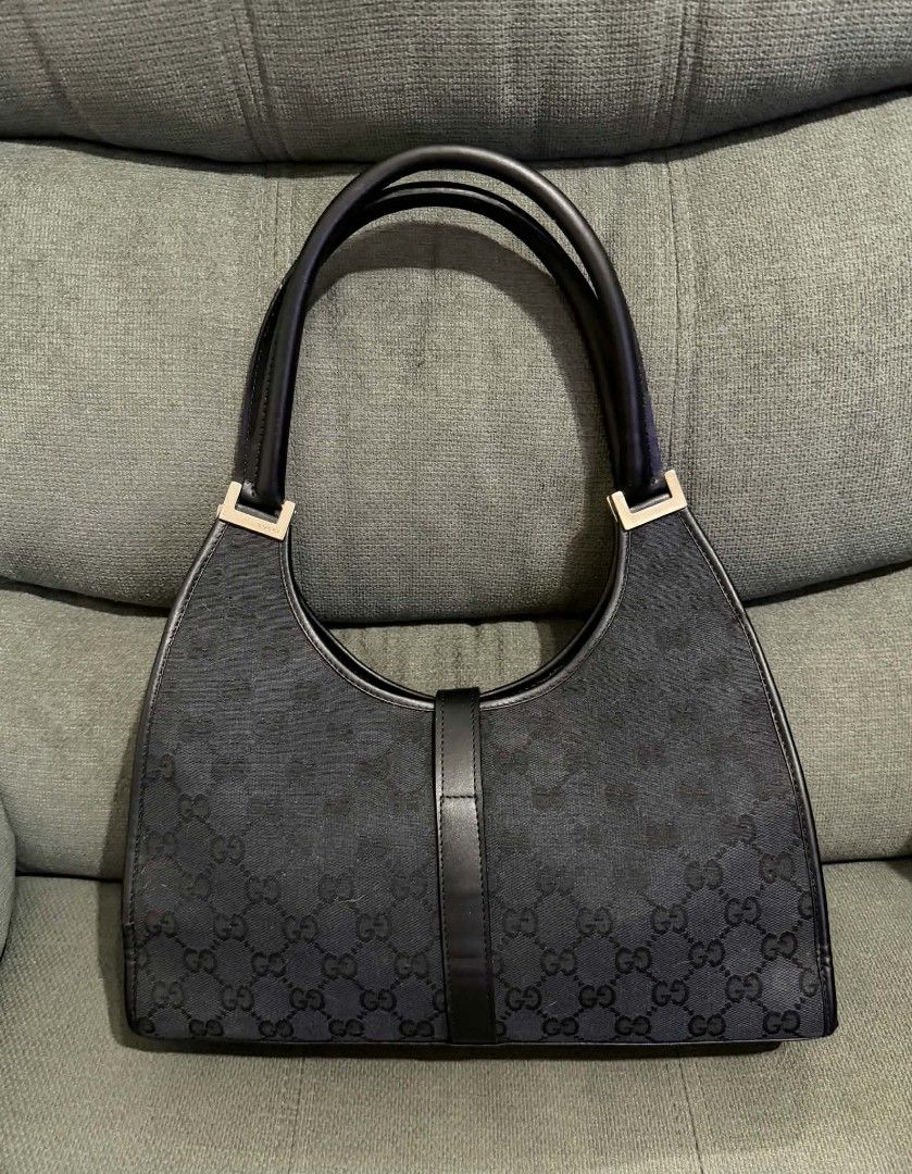 GG Jackie (Category: Shoulder Bags) located in Quezon City. Submitted by luxxechic (Listing ID 1466339167, Image 2). Description: coded looks new no issue actual photo posted japan preloved mop: gcash.