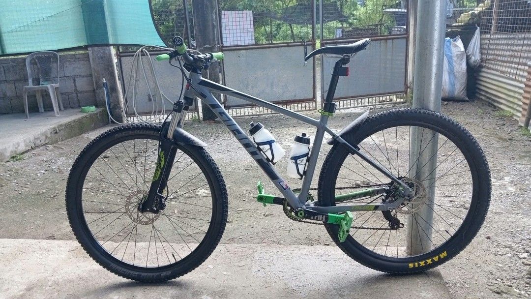 Giant Talon 4 model (Category: Motorbikes for Sale) located in Manila. Submitted by mrpalkups666 (Listing ID 1466360407, Image 1). Description: Giant Talon 4 model ₱40k firm (upgrades) with accessories: Size medium 29er • Pedal melocca brand, • saddle smp made in Italy • claw bottom Bracket • Rock rider helmet • BTWIN brand ng front light at rear light Location : Cabiao, Nueva Ecija.