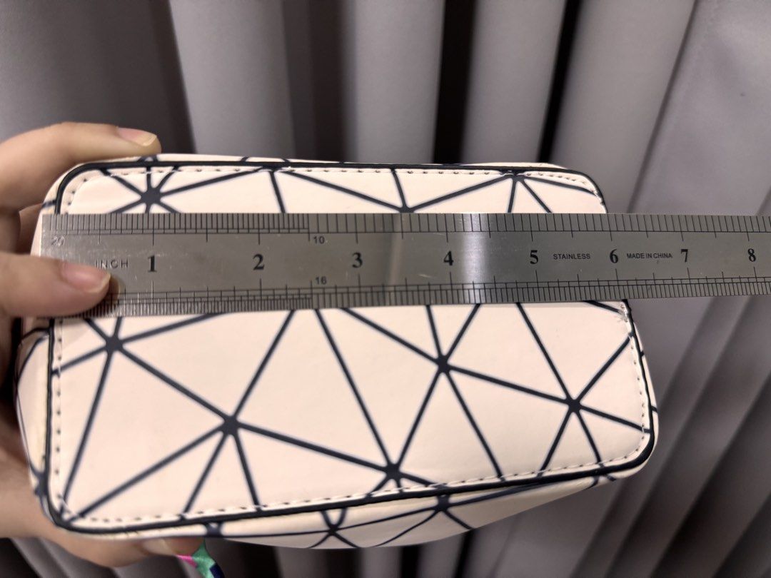 Girls Hand Bag Geometric Pattern (Category: Babies & Kids Fashion) located in Mexico. Submitted by hayascentph (Listing ID 1466476480, Image 3). Description: *Brand New & Sealed *Mode of payment Gcash/Maya Wallet *Delivery Fee to be shouldered by buyer *We ship Nationwide *Courier JNT or LBC cash on delivery, Cash on pick up in nearest LBC branch Need a new scent? Follow my Facebook page for perfume finds! Facebook Page: Haya Scent Carousell: hay