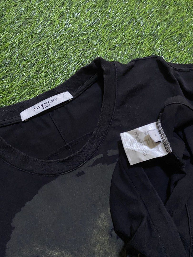 GIVENCHY (Category: Tshirts & Polo Shirts ) located in Manila. Submitted by niftythrifttt (Listing ID 1466417161, Image 3). Description: GIVENCHY SIZE M TO L WIDTH - 20 LENGTH - 26 COLOR RATE 8.5 EXCELLENT CONDI ISSUE SLIGHTLY BACON NECK NOTICEABLE IF WHEN WORN.