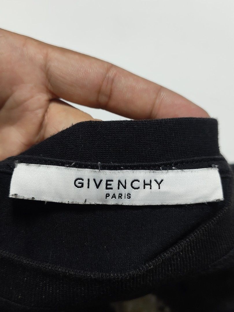 GIVENCHY ROTTWEILER GRAPHIC Shirt (Category: Tshirts & Polo Shirts ) located in Tumauini. Submitted by znernatpiece (Listing ID 1466453331, Image 2). Description: GIVENCHY ROTTWEILER SHIRT Actual dimensions on pictures excellent condition No issue +sf.