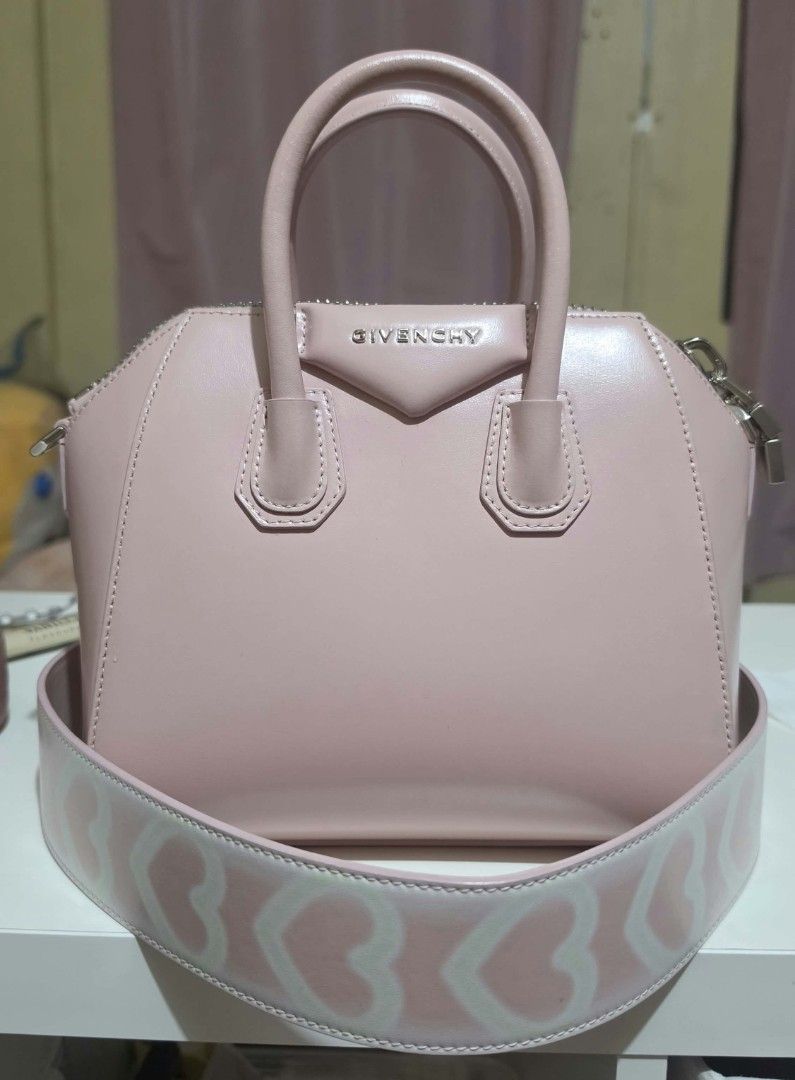 Givenchy x Chito Antigona (Category: Luxury Bags & Wallets) located in Quezon City. Submitted by alexsps (Listing ID 1466353805, Image 1). Description: For meet ups only so you can see the bag Price is negotiable with price tag.