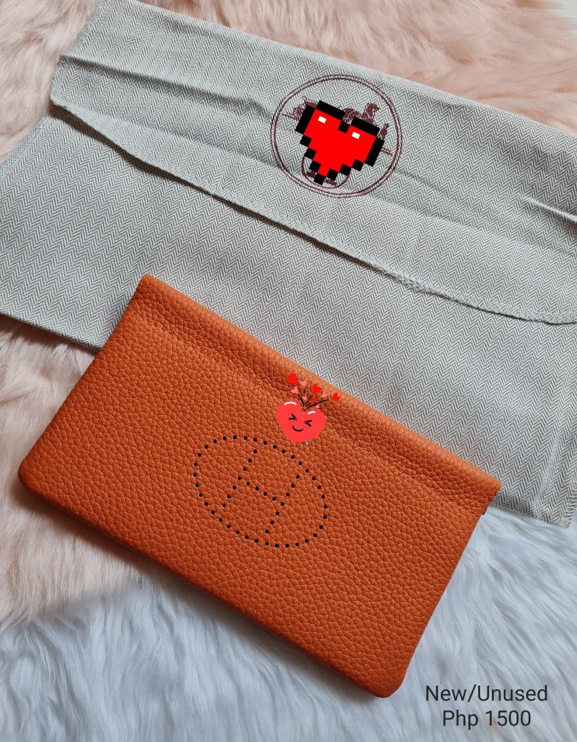 GL Pouch (Category: Wallets & Card holders) located in Quezon City. Submitted by missmaui (Listing ID 1466359209, Image 1). Description: .