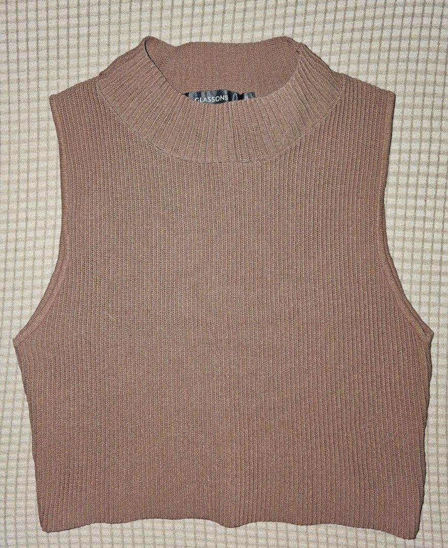Glassons Half Turtleneck Top (Category: Sleeveless) located in Marikina City. Submitted by lacheriecloset (Listing ID 1466466782, Image 1). Description: Good used condition..