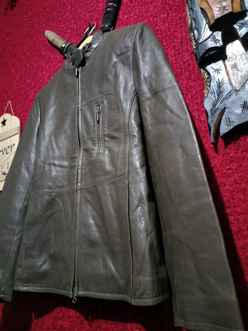CAFE RACER LEATHER JACKET FOR MEN'S (Category: Coats, Jackets and Outerwear) located in Baguio. Submitted by vertex_nga.pow (Listing ID 1466492311, Image 3). Description: CAFE RACER LEATHER JACKET FOR MEN'S SMALL SIZE DIMENSION 25.5L BY 18.5 ARMPIT TO ARMPIT 16.5 INCHES SHOULDER TO SHOULDER 23.5 INCHES SLEEVE LAMB LEATHER MATERIAL GOOD CONDITION SIGN OF USAGE ONLY BAGUIO LOCATION PLUS SF SA MALAYU JNT COURIER PASS COD UNLI VOUCH.