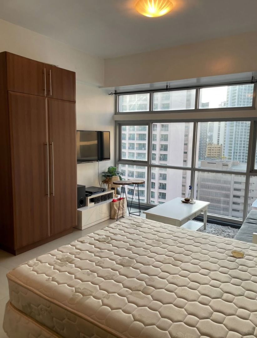 Greenbelt Excelsior | Studio Condo Unit For Rent - #10688 (Category: Apartments & Condos) located in Makati City. Submitted by everbrightph_09171681688 (Listing ID 1466409013, Image 1). Description: ERE Code: 10688 Unit Details: Studio 1T&B FA: 36 sqm Asking Price: Php 28,000.00 For best assistance and viewing schedule, call your professional real estate pals today! For Inquires: 0917 168 1688 For Enlistment: 0917 120 3196 Instagram: @‌everbright