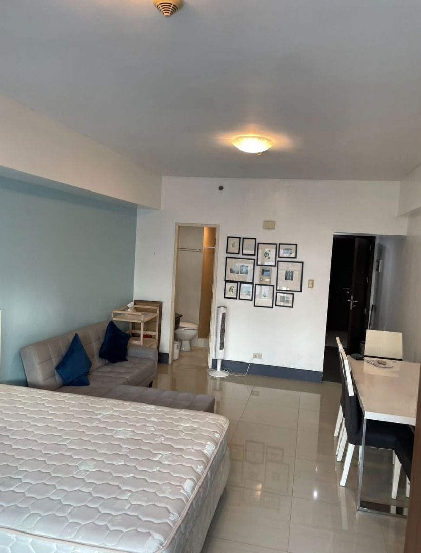 Greenbelt Excelsior | Studio Condo Unit For Rent - #10688 (Category: Apartments & Condos) located in Makati City. Submitted by everbrightph_09171681688 (Listing ID 1466409013, Image 3). Description: ERE Code: 10688 Unit Details: Studio 1T&B FA: 36 sqm Asking Price: Php 28,000.00 For best assistance and viewing schedule, call your professional real estate pals today! For Inquires: 0917 168 1688 For Enlistment: 0917 120 3196 Instagram: @‌everbright