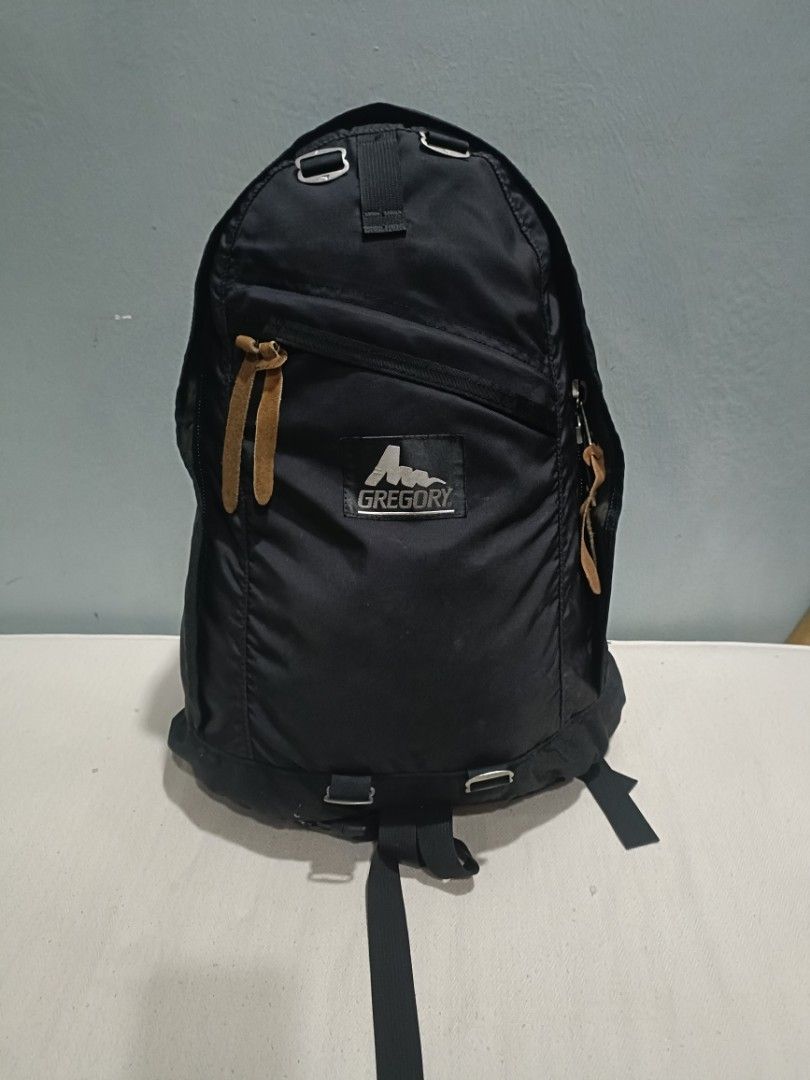 Gregory Backpack (Category: Backpacks) located in Sungai Petani. Submitted by littlehouse15 (Listing ID 1466421728, Image 1). Description: Original Gregory Backpack Made in USA ❎ Koyak, ❎ Pinhole, ❎ Pudar -Lilin waterproof sudah kering Condition 8.5/10 Postage +7/15.