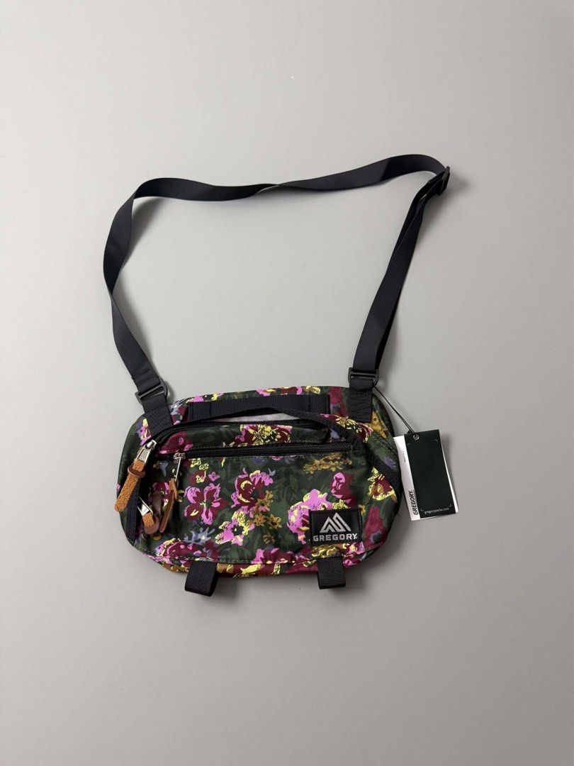GREGORY TAILMATE AND CROSSBODY BAGS (Category: Cross-body Bags) located in Guagua. Submitted by sweetboyy (Listing ID 1466472250, Image 1). Description: GREGORY TAILMATE AND CROSSBODY BAGS.