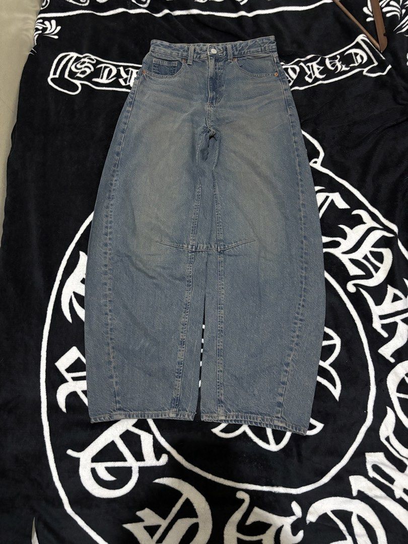 GU barrel pants (Category: Jeans) located in Taguig. Submitted by dcltrng. (Listing ID 1466536770, Image 1). Description: GU barrel pants Size small Waist 28 Length 38 Leg opening 9 Can pass as brand new No issue.