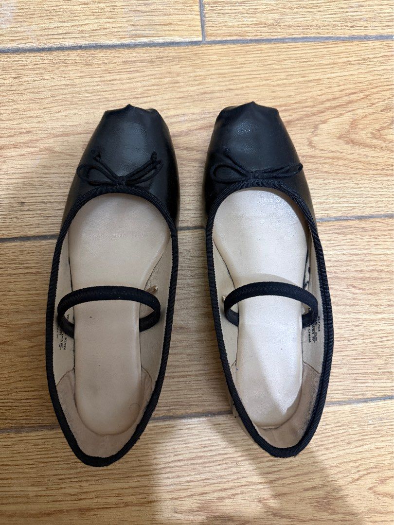 GU Black Flats (Category: Flats & Sandals) located in Manila. Submitted by dalmideclutters (Listing ID 1466466872, Image 1). Description: -used once -original GU Japan.