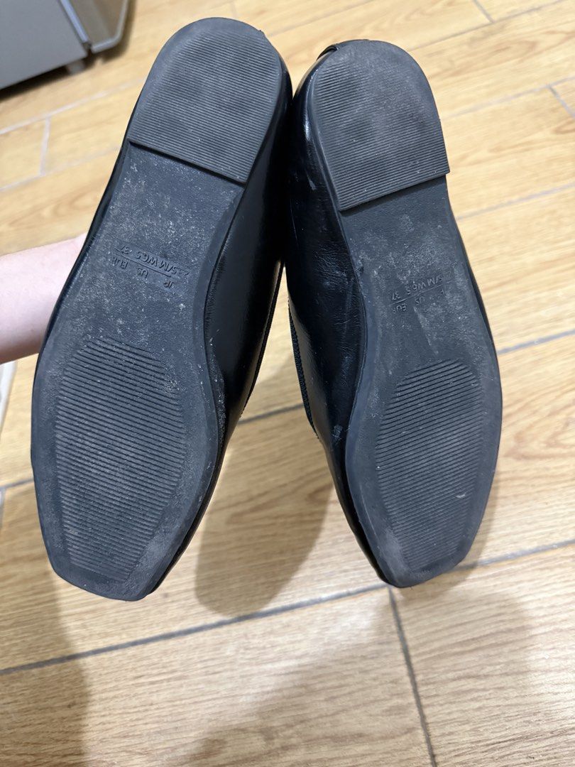GU Black Flats (Category: Flats & Sandals) located in Manila. Submitted by dalmideclutters (Listing ID 1466466872, Image 3). Description: -used once -original GU Japan.