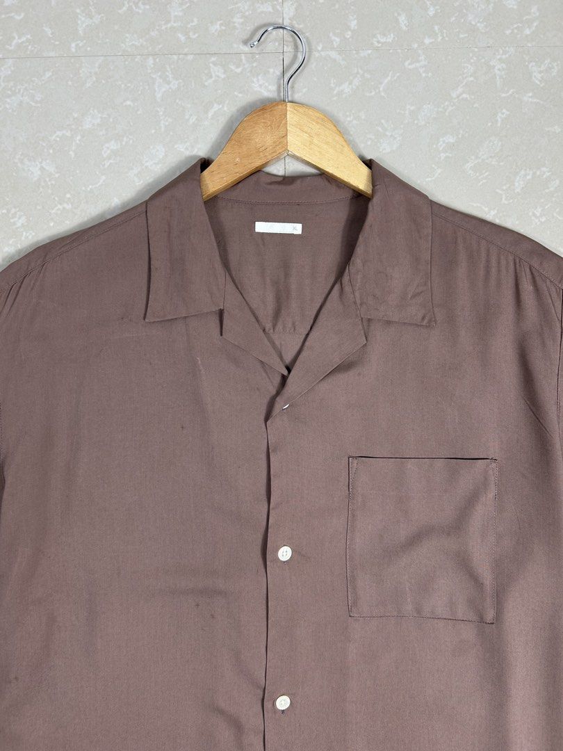 GU Brown open collar for men (Category: Tshirts & Polo Shirts ) located in Tacloban City. Submitted by his_closetttt23 (Listing ID 1466469062, Image 2). Description: .