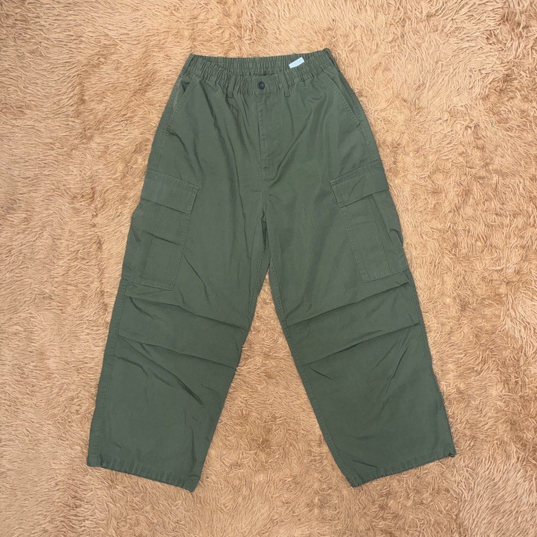 GU Cargo Pants (Category: Jeans) located in Nabua. Submitted by elevadoray (Listing ID 1466453269, Image 1). Description: GU Cargo Pants Small (28 - 30 Waistline) (40 Inches Length) Excellent Condition (10/10) P850.