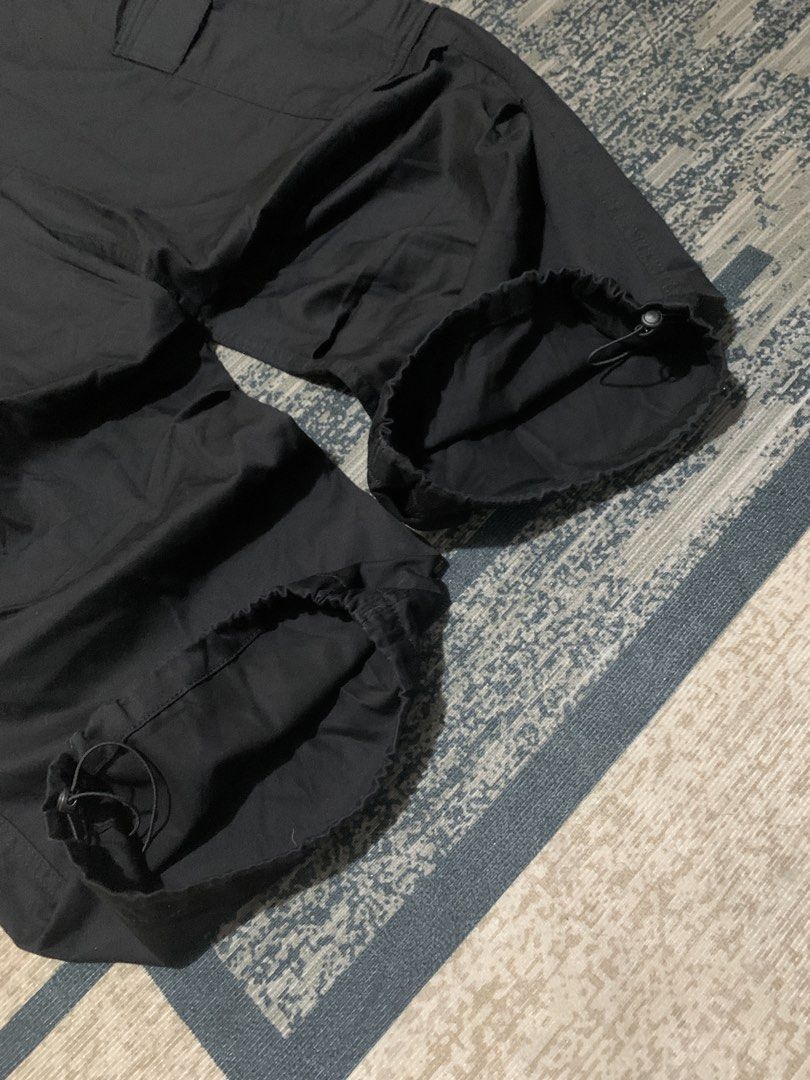 Gu cargo pants (Category: Joggers) located in Cebu City. Submitted by thriftsh1t.ph (Listing ID 1466526578, Image 3). Description: W29-32 L39 .