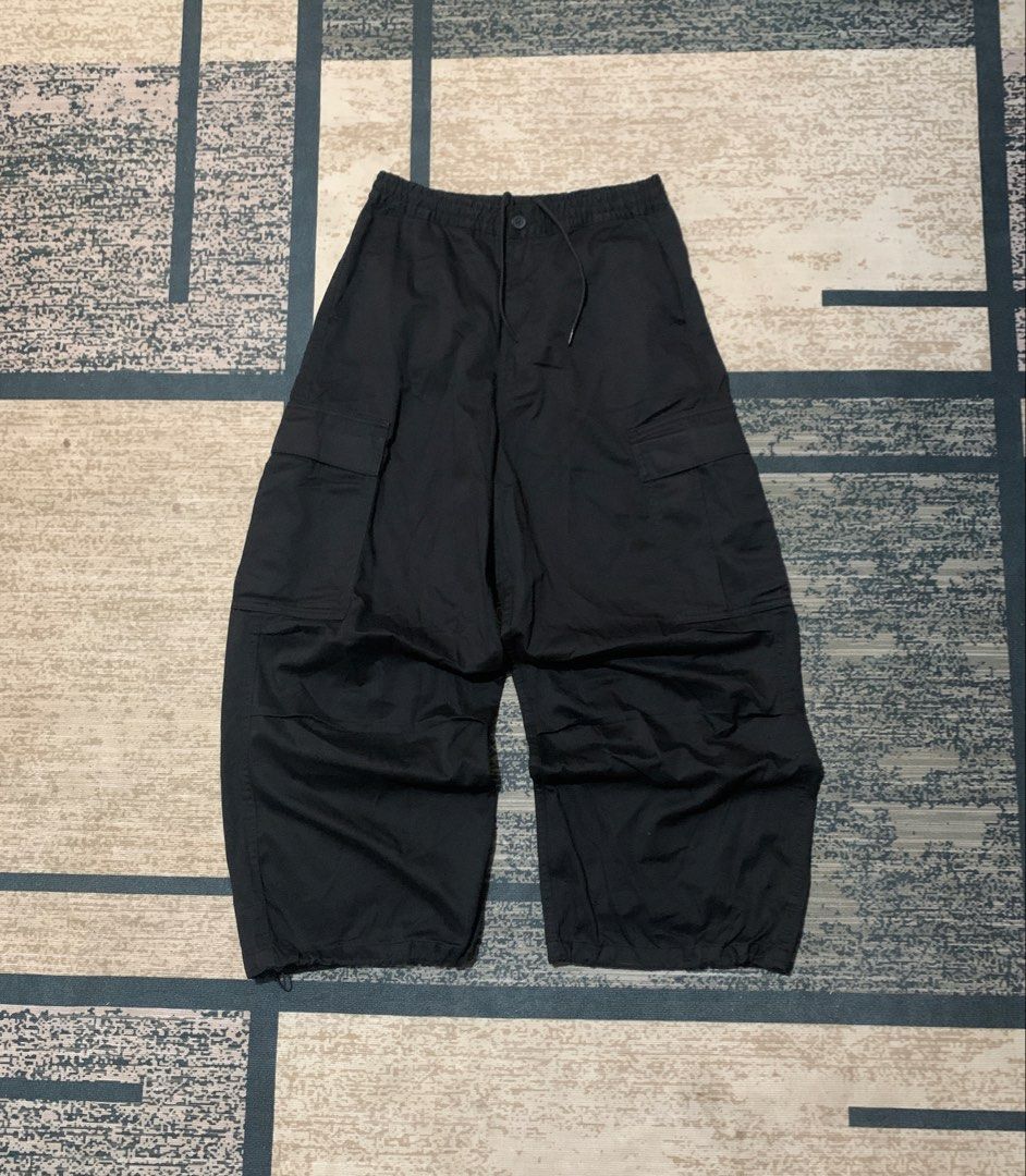 Gu cargo pants (Category: Joggers) located in Cebu City. Submitted by thriftsh1t.ph (Listing ID 1466526578, Image 1). Description: W29-32 L39 .
