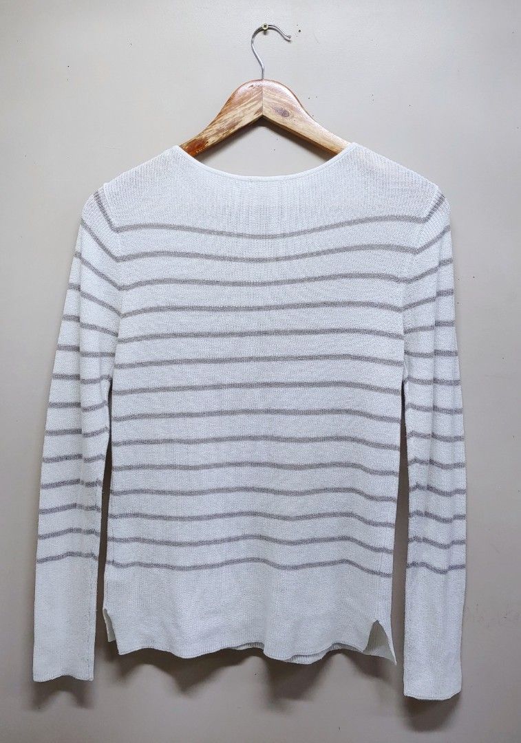 GU Knit Sweater Womens Medium Striped (Category: Longsleeves) located in Dagupan City. Submitted by upforgrabs2400 (Listing ID 1466414784, Image 3). Description: GU Knit Sweater - Color: White with grey stripes - Size: Women's Medium - Measurements (Flat Lay): Shoulders 15", Chest 16", Length 24".