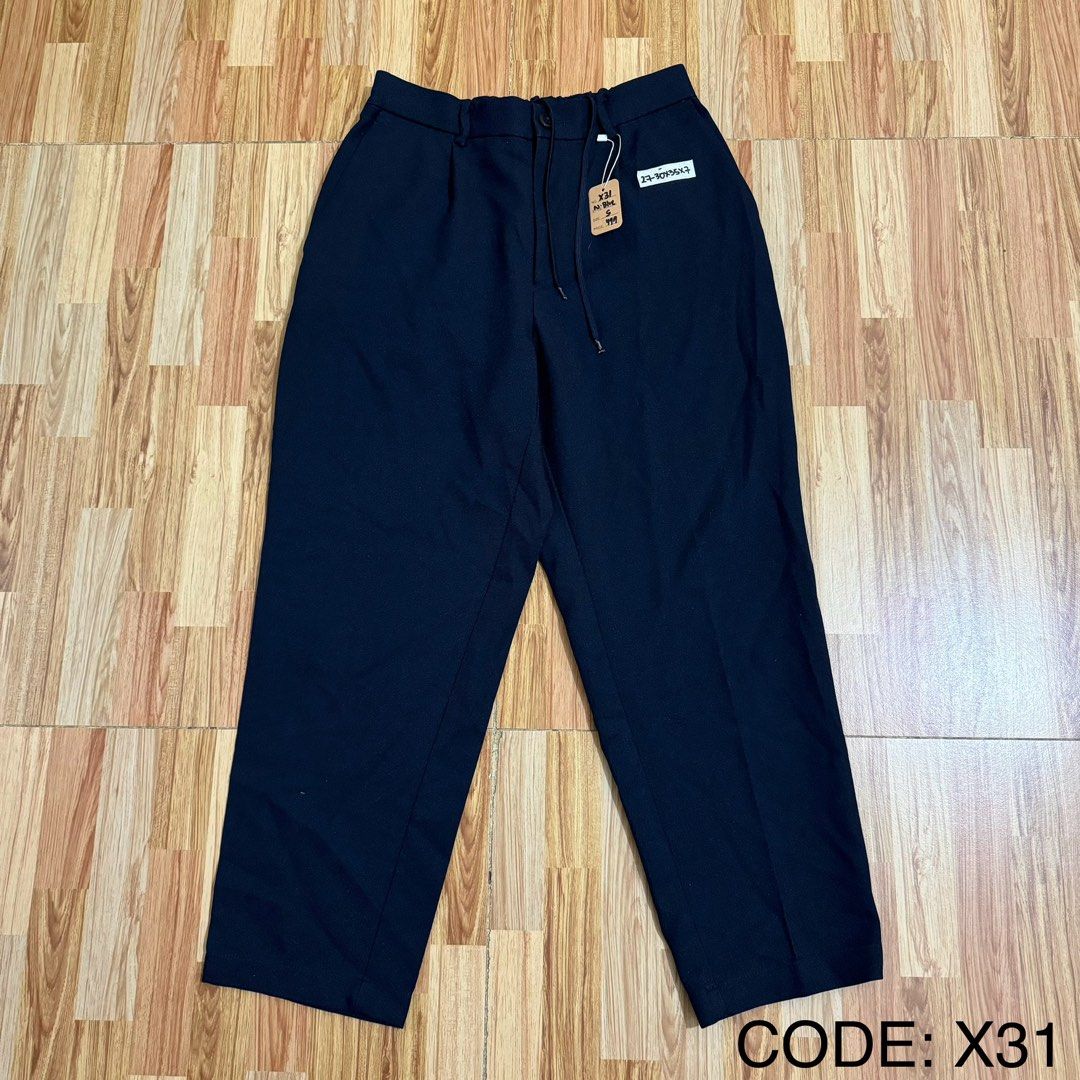 GU MEN’S EASY ANKLE TROUSER (Category: Trousers) located in Manila. Submitted by thrifthing_121102 (Listing ID 1466499400, Image 1). Description: GU MEN’S EASY ANKLE TROUSER •SIZE SMALL •WAIST - 27-30” •LENGTH - 35” •HEM - 7” •EXCELLENT CONDITION •NO ISSUES ₱499 + SF ✅All items are in excellent to new condition. ✅Color may vary due to lighting. 📦J&T Express or Lalamove Shipping. 💸Gcash Payment. 📍Moonwalk, Paranaque City.