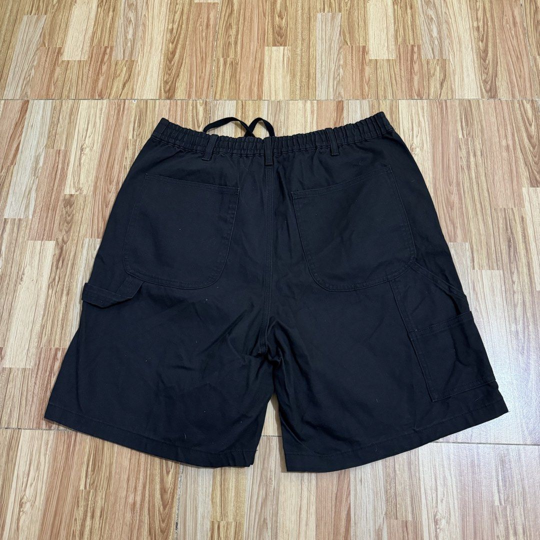 GU MEN’S PAINTER KNEE LENGTH SHORTS (Category: Shorts) located in Manila. Submitted by thrifthing_121102 (Listing ID 1466502410, Image 3). Description: GU MEN’S PAINTER KNEE LENGTH SHORTS •SIZE XL •WAIST - 34-36” •LENGTH - 21.5” •HEM - 13” •EXCELLENT CONDITION •NO ISSUES ₱599 + SF ✅All items are in excellent to new condition. ✅Color may vary due to lighting. 📦J&T Express or Lalamove Shipping. 💸Gcash Payment. 📍Moonwalk, Paranaque City.