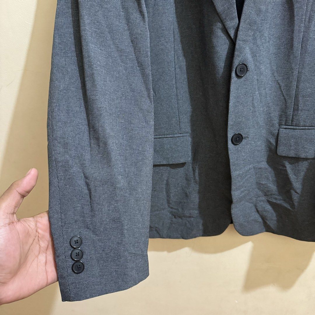 GU MEN’S ULTRALIGHT JACKET (Category: Coats, Jackets and Outerwear) located in Manila. Submitted by thrifthing_121102 (Listing ID 1466510425, Image 2). Description: GU MEN’S ULTRALIGHT JACKET •SIZE LARGE •WIDTH - 21” •LENGTH - 29” •EXCELLENT CONDITION •NO ISSUES ₱799 + SF ✅All items are in excellent to new condition. ✅Color may vary due to lighting. 📦J&T Express or Lalamove Shipping. 💸Gcash Payment. 📍Moonwalk, Paranaque City.