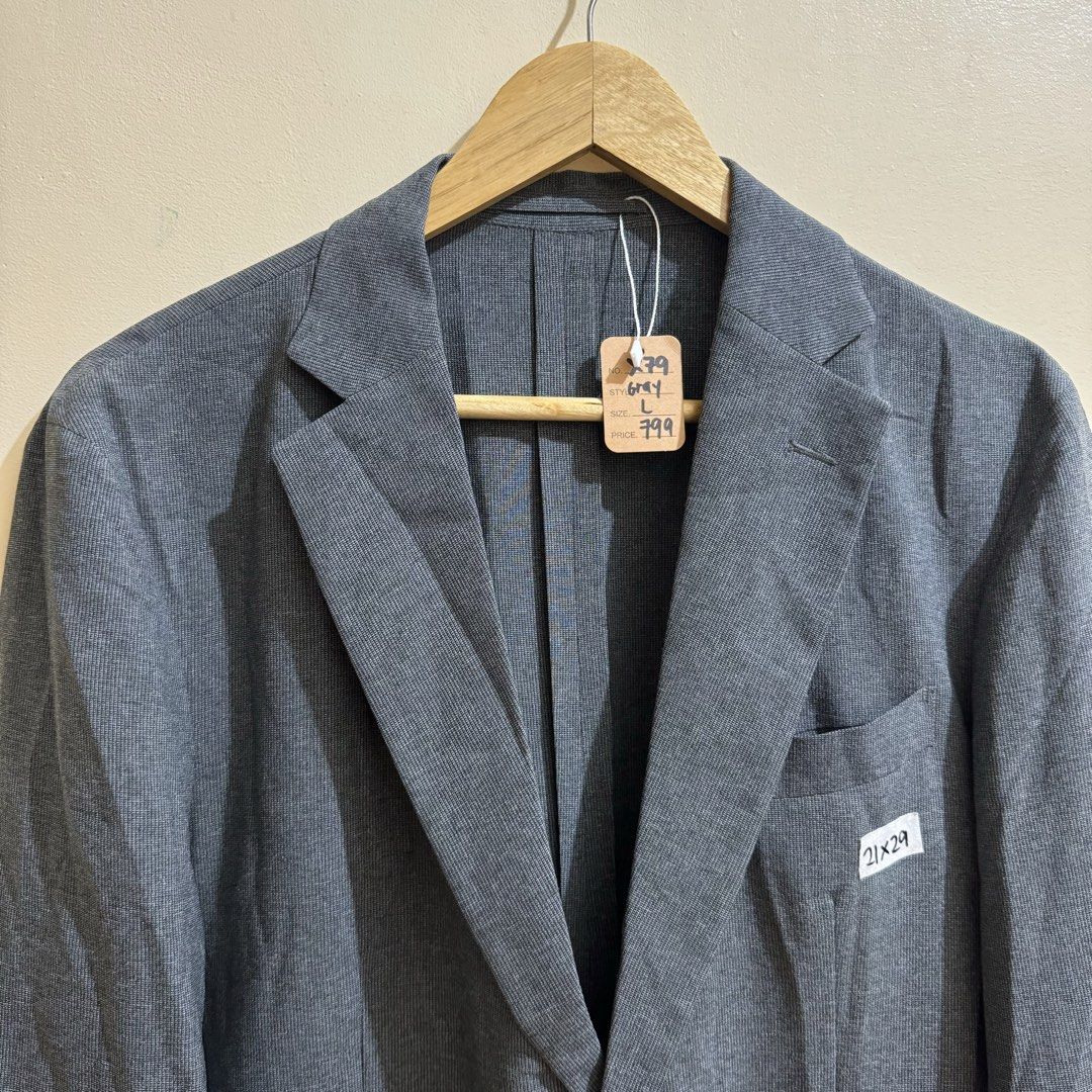GU MEN’S ULTRALIGHT JACKET (Category: Coats, Jackets and Outerwear) located in Manila. Submitted by thrifthing_121102 (Listing ID 1466510425, Image 3). Description: GU MEN’S ULTRALIGHT JACKET •SIZE LARGE •WIDTH - 21” •LENGTH - 29” •EXCELLENT CONDITION •NO ISSUES ₱799 + SF ✅All items are in excellent to new condition. ✅Color may vary due to lighting. 📦J&T Express or Lalamove Shipping. 💸Gcash Payment. 📍Moonwalk, Paranaque City.