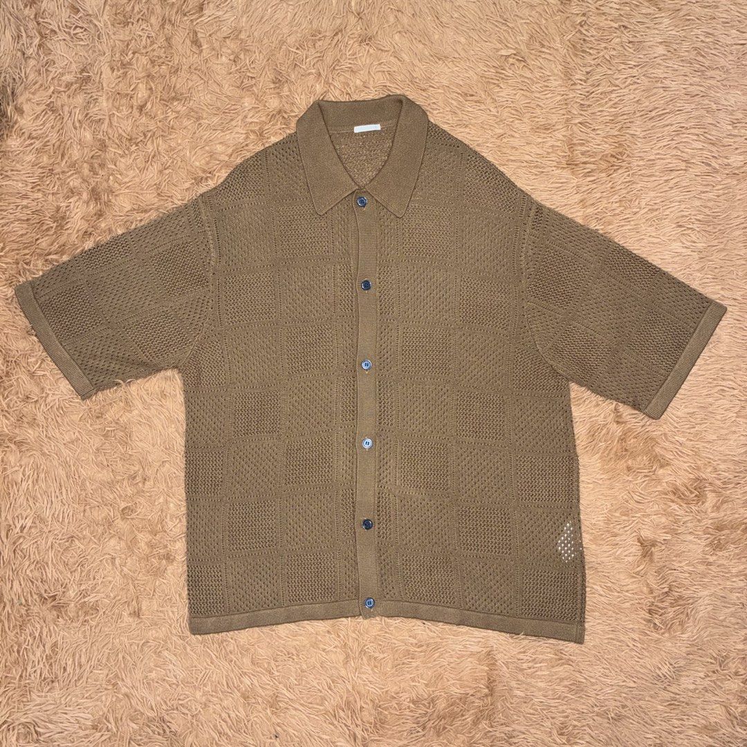 GU Mesh Knit Polo (Category: Formal Shirts) located in Nabua. Submitted by elevadoray (Listing ID 1466394612, Image 1). Description: GU Mesh Knit Polo XL (25 x 29 Inches) Excellent Condition (10/10) P650.