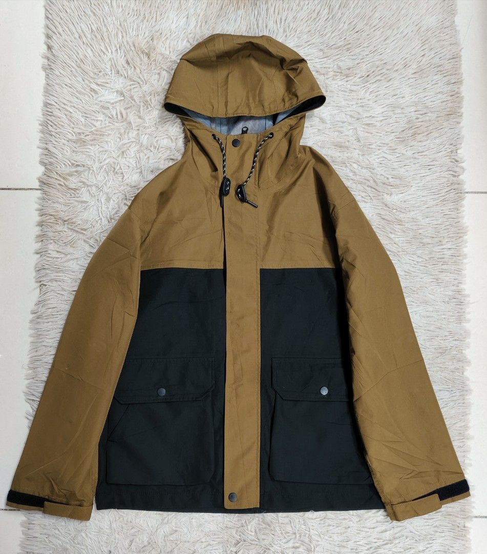 GU Mountain Parka (Category: Coats, Jackets and Outerwear) located in Angeles City. Submitted by miss_independent01 (Listing ID 1466465523, Image 3). Description: GU Mountain Parka Width: 21.5 (Small on tag) Length: 27 Sleeve: 22 Shoulder: 19 MOP: Gcash ✅ Mine Now, Pay Now ✅ First to Pay, Gets the Item 📍 PAMPANGA Courier: JnT 🚚🚚 PM 💌💌.