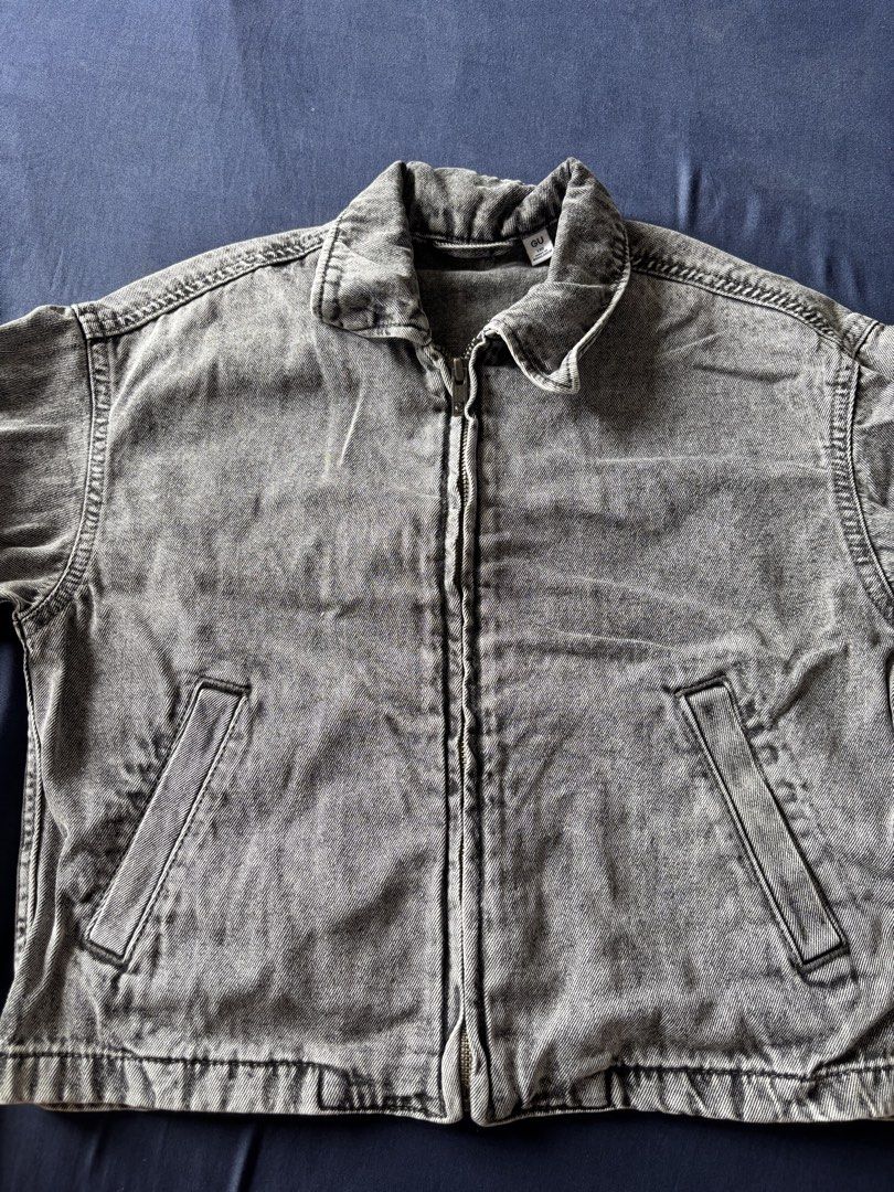 GU Uniqlo Gray Denim Washed Jacket (Category: Coats, Jackets and Outerwear) located in Pasay City. Submitted by lovedby.mmm (Listing ID 1466393528, Image 3). Description: ۶ৎ GU is a sister brand of uniqlo so it has similar fabric to uniqlo's jackets ۶ৎ not my style anymore ۶ৎ high qual thick fabric ۶ৎ selling a blue ver in a bigger size as well (check profile) · · ─ ·ʚɞ· ─ · · ۶ৎ mop: gcash ۶ৎ mod: same day delivery (lalamove/grab) tags: tokyo co