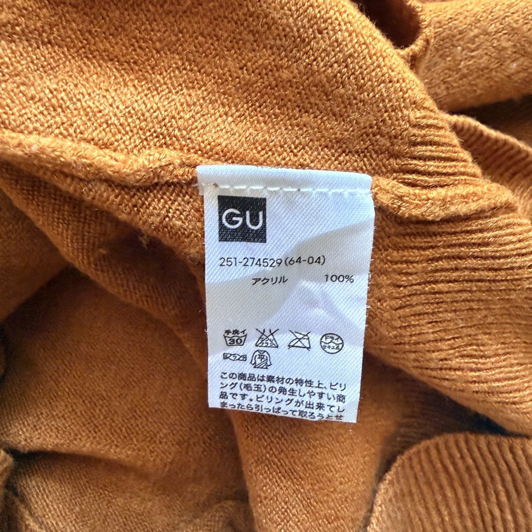 GU v neck sweater (Category: Longsleeves) located in Binan City. Submitted by gentle_ezachan (Listing ID 1466503142, Image 3). Description: .