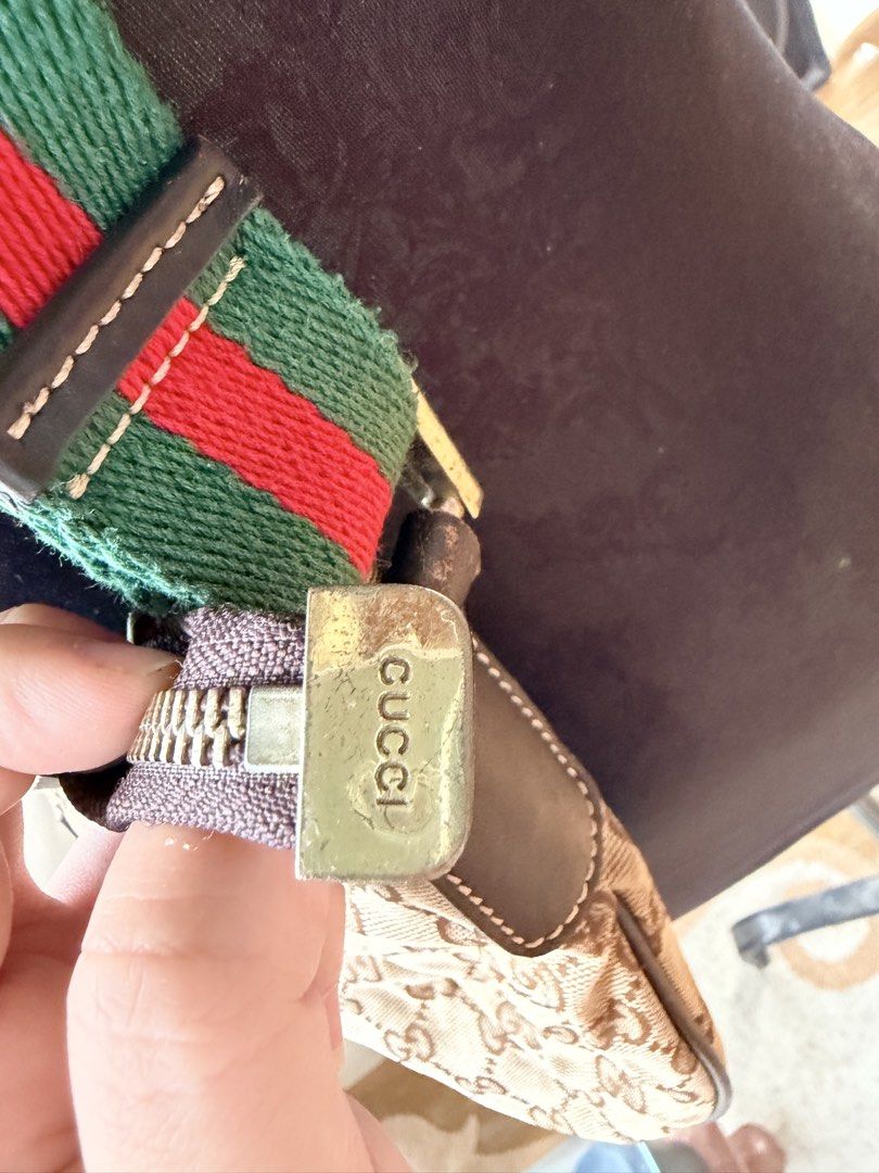Gucci crossbody bag (Category: Luxury Bags & Wallets) located in San Pascual. Submitted by s3resale (Listing ID 1466427951, Image 3). Description: See photos for flaws.. Zipper gucci underzip (working) Rubs sa zipper puller Faded hardware Has code Manage your expectations since its vintage gucci..