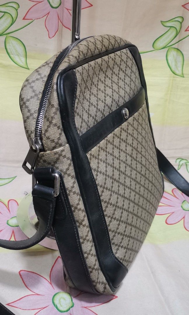 GUCCI DIAMANTE brown messenger slingbag (Category: Luxury Bags & Wallets) located in Baguio. Submitted by princessjhade (Listing ID 1466429582, Image 3). Description: Very good condition Plus shipping 9.75e, 11h, 3base inches.