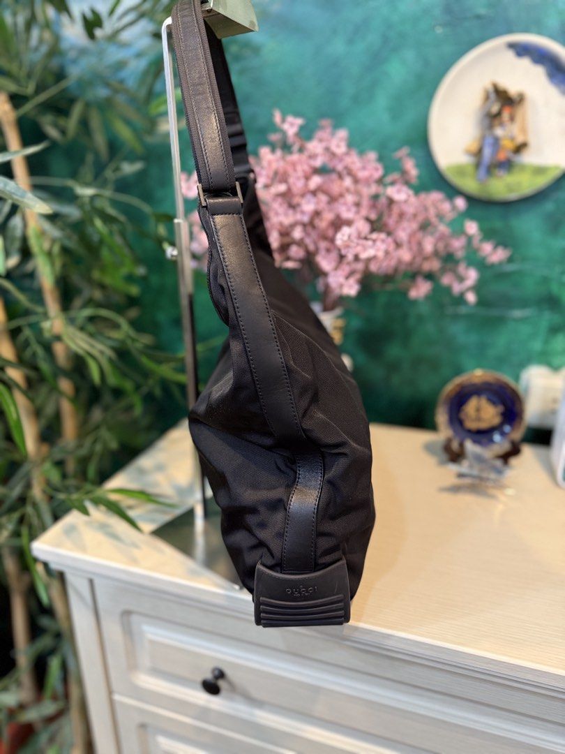GUCCI HOBO NYLON BAG (Category: Luxury Bags & Wallets) located in Quezon City. Submitted by fivethousandlilies (Listing ID 1466415978, Image 3). Description: Guaranteed authentic Pm for more details No flaws.