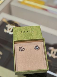 (Category: ) located in . Submitted by luxdesignerbrand (Listing ID 1466433267, Image 1). Description: .