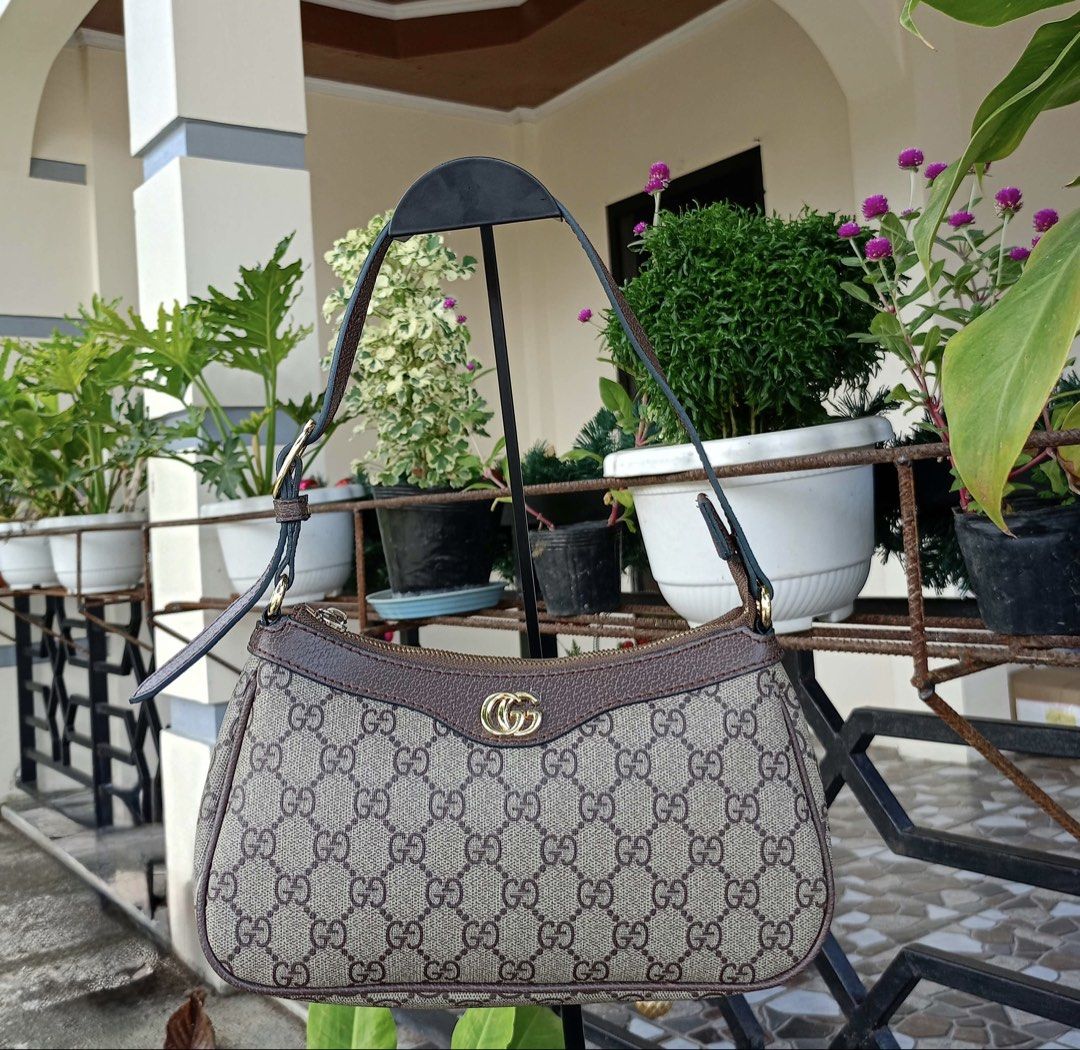 Gucci Ophidia mini shoulder bag (Category: Shoulder Bags) located in Barugo. Submitted by green.trendsetter (Listing ID 1466395824, Image 1). Description: PRELOVED FINDS FROM JAPAN PLEASE READ BEFORE PURCHASING • PRELOVED MEANS PRELOVED. Each piece has been previously loved and may naturally have signs of use such as creasing, scratches, stains, discoloration, or other imperfections. Kindly manage your expectations accordingly. • AUTHENTICITY IS 
