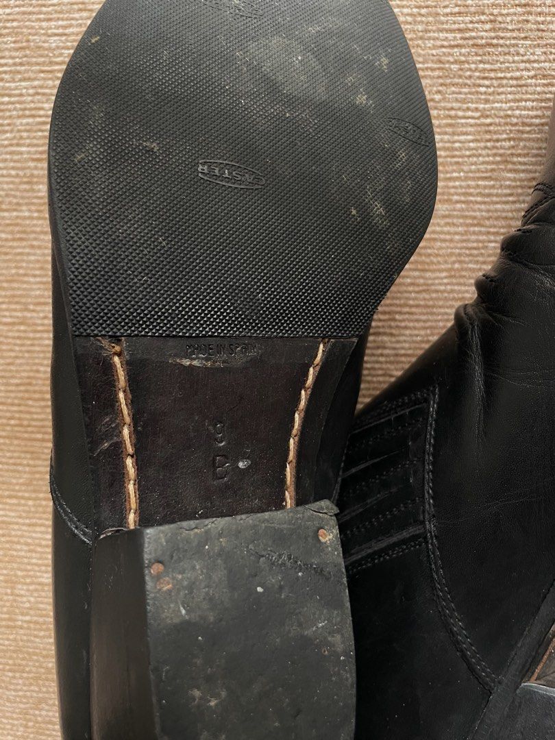 👞 guess balat na boots (Category: Boots) located in Mandaluyong City. Submitted by summahtohdaymnl (Listing ID 1466371281, Image 3). Description: - Brand: Guess by Georges Marciano - Color: Black - Material: Leather - Size: 9 B - Origin: Made in Spain - Style: Pointed toe ankle boots with elastic side gores, front stitch detailing, and a low block heel - Condition: Soles show wear from use.