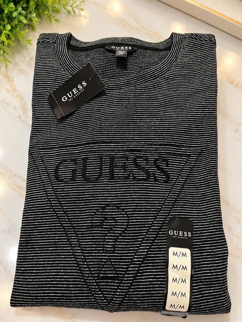 Guess Longsleeves Crewneck Tee (Category: Formal Shirts) located in Santa Rosa. Submitted by ninaparis (Listing ID 1466442194, Image 2). Description: Guess Men’s Longsleeves Crew Neck Tee size Medium.