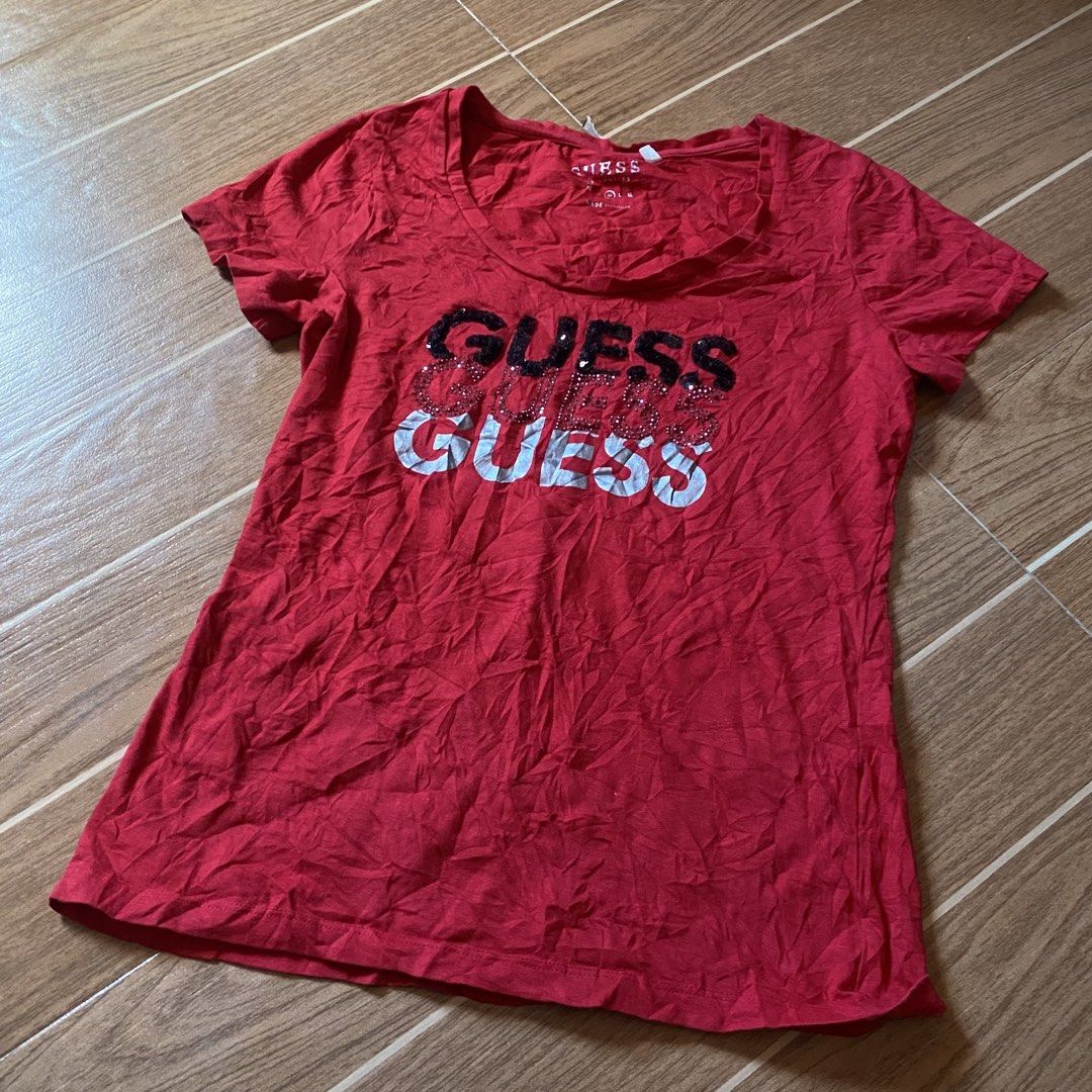 Guess y2k shirt (Category: Shirts) located in Paete. Submitted by fat.archives (Listing ID 1466385006, Image 1). Description: Dimes Bust 16 Length 22 +sf.