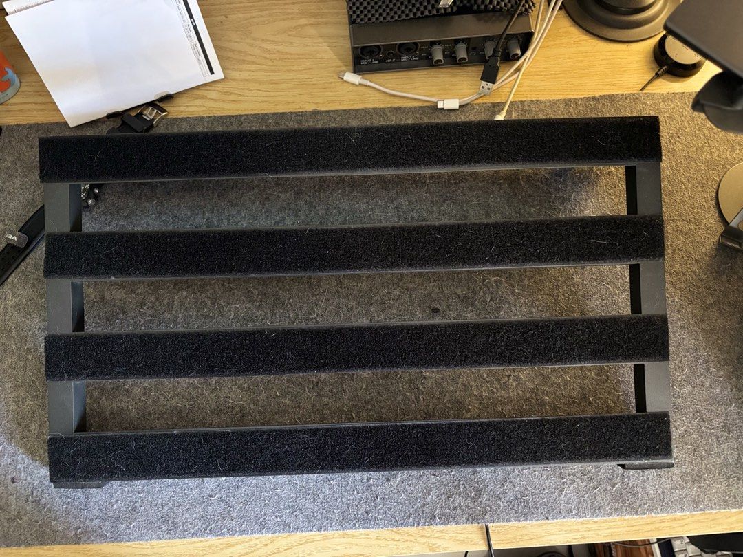 Guitar effects pedal board (Category: Music Accessories) located in Manila. Submitted by kirkyland (Listing ID 1466524290, Image 3). Description: Material: Aluminum alloy pedal board with padded bag Size: 19x11 inch No issues or any dents sa board. (Pedals not included. Pic for reference only) Rfs: mag papalit ng mas maliit na board. .
