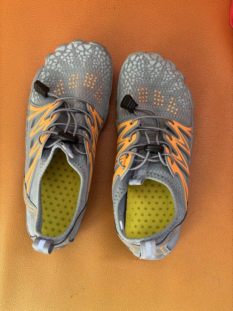 Gym shoes (Category: Slippers and slides) located in Taguig. Submitted by riverphoenix24 (Listing ID 1466339589, Image 1). Description: Used once.