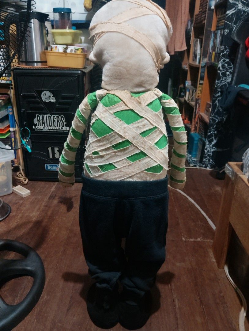 halloween mummy stuff figure 3 feet (Category: Plushies & Soft Toys) located in Manila. Submitted by boyhet.thrift15 (Listing ID 1466518951, Image 2). Description: vintage halloween Mummy stuff figure 3 feet height gud condition selling 4k.