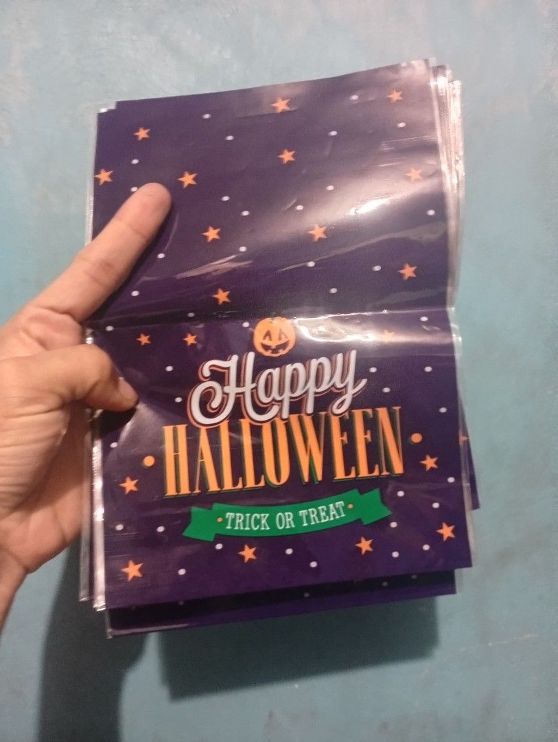 Halloween Party Supplies (Category: Occasions & Party Supplies) located in Taguig. Submitted by mgaabubotniligaya (Listing ID 1466367014, Image 1). Description: for take all includes wig , mini pumpkin buckets, lootbags , hanging skull for display, many more.