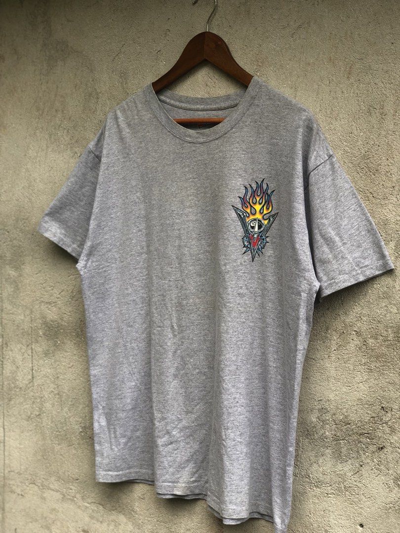 HANES🔥🔥🔥 (Category: Activewear) located in Cebu City. Submitted by jeboxjayveejebo (Listing ID 1466386607, Image 3). Description: HANES "V8 ENGINE BLOCK LOGO ADORNED WITH REALISTIC YELLOW AND BLUE FLAME" 🔥🔥🔥 ‎ ‎W📏23 ‎L📏30 ‎▪️Color rate-9.2/10 ‎▪️Condition rate-9.2/10 ‎▪️Issue-NONE‼️ ‎EXCELLENT CONDITION🔥 ‎DM FOR THE CLAIM PRICE🏷️ ‎ ‎Message us for more questions or reservations. ‎💡Actual color may vary due to lighting ‎ ‎DISCLAIMER ‼️d