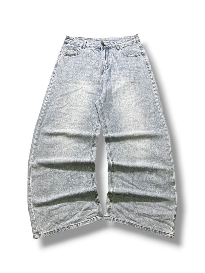 HARD DENIM LIGHT WASHED (Category: Jeans) located in Valenzuela. Submitted by arck_dreams (Listing ID 1466394485, Image 1). Description: Excellent condition No issue Waist 30 | Length 40 | Thigh 13 | Hem 11.5 .