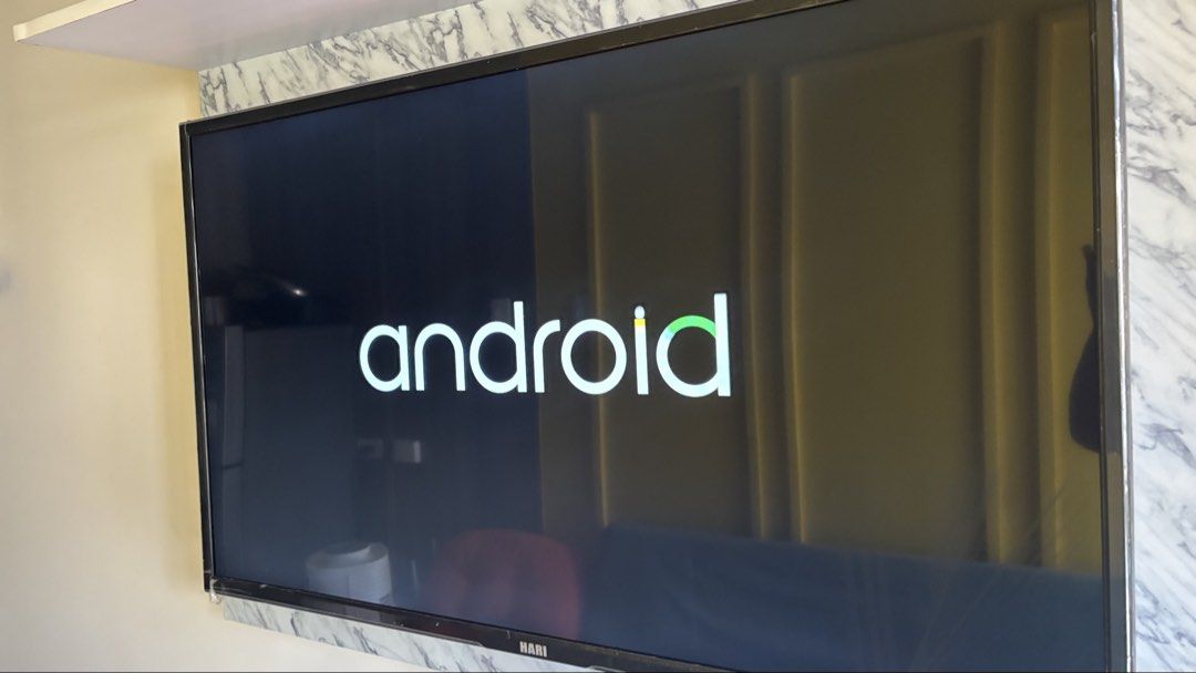 HARI Android Smart TV Wall Mounted (Category: TV) located in Quezon City. Submitted by aston_martini (Listing ID 1466414576, Image 3). Description: - Brand: HARI Smart TV running Android OS - Display: Big screen with vibrant, high-quality visuals - Performance: Powers up and boots into the Android system smoothly - Usage: Perfect size for living room - still work but has problem with the remote dm for inquiries .