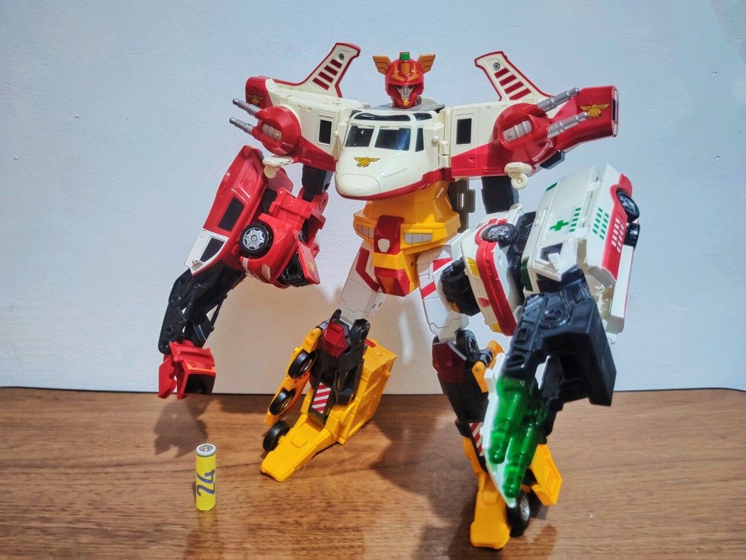 Hello Carbot Mighty Guard Combiner Robot (Category: Action & Battle Toys) located in Paranaque City. Submitted by corner24 (Listing ID 1466387769, Image 1). Description: What you see is what you get (AS IS) 2nd Hand Condition, Expect sign of usage/ Paint chips etc See photos for Actual Condition Missing Weapons/ accessories ❌ Not Working Electronics❌ No Reservation/ 1st to Pay Basis Korean/Japan Surplus *Original *Excellent quality *Pls manage yo