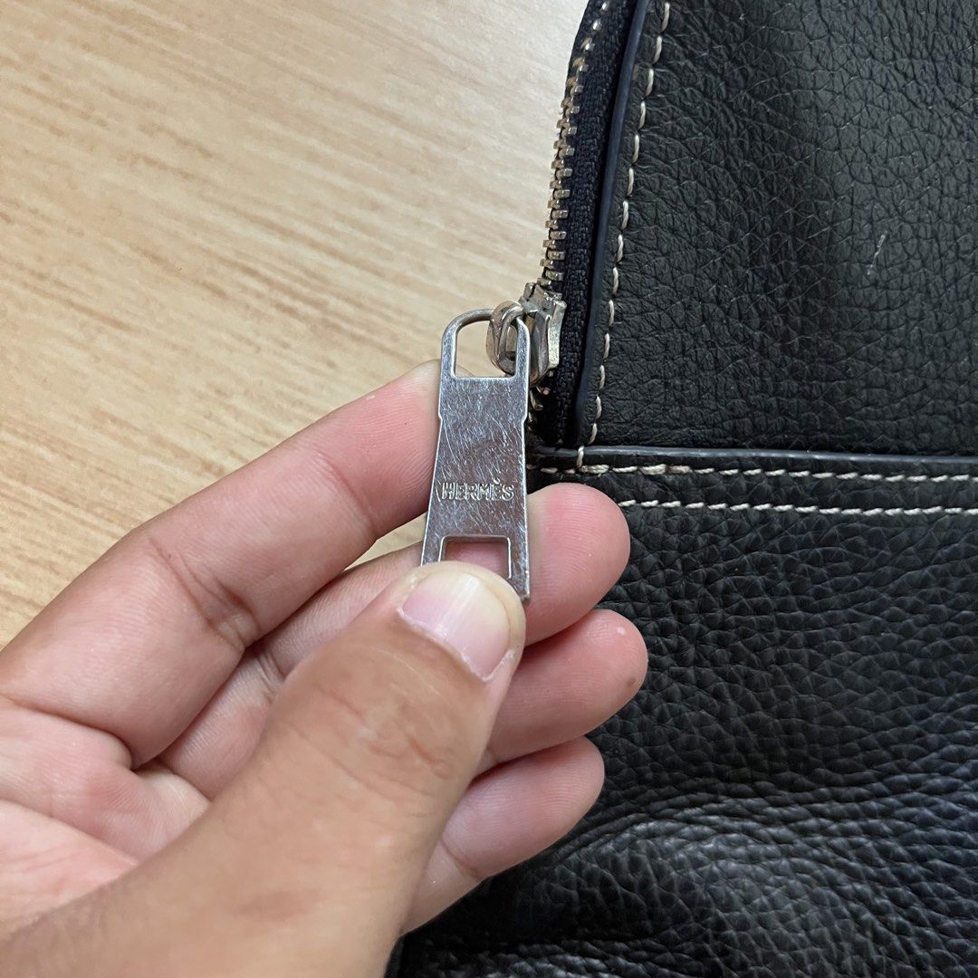 Hermes Document/Laptop Black Leather Bag (Category: Luxury Bags & Wallets) located in Lucena. Submitted by __timeless.luxury (Listing ID 1466442066, Image 3). Description: Hermes Document/Laptop Black Leather Bag Complete | Rank: A No major flaws .