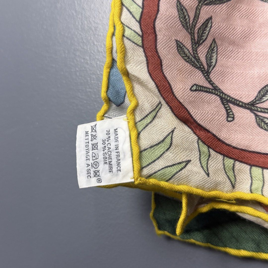 HERMES La Danse des Amazones (Category: Scarves) located in Iloilo. Submitted by herde (Listing ID 1466458200, Image 2). Description: DIMENSIONS: 53 x 53.