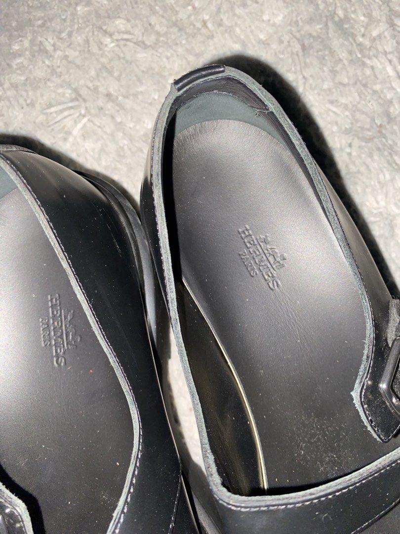 Hermes leather ballet flats (Category: Luxury Accessories) located in Lantawan. Submitted by alfhadzrie23687 (Listing ID 1466508409, Image 2). Description: Hermes leather ballet flats.
