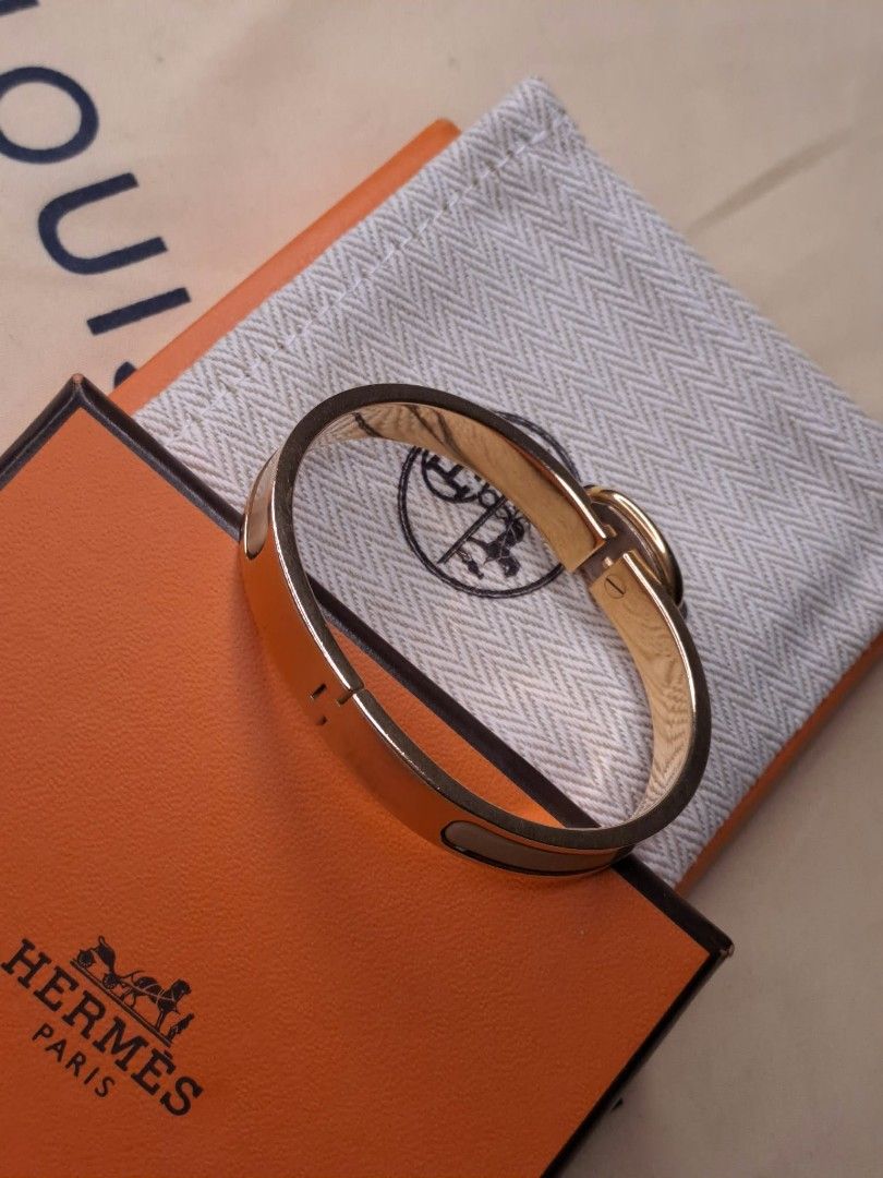 Hermès Mini Clic Chaîne d'Ancre (Category: Luxury Accessories) located in Quezon City. Submitted by yaseen73 (Listing ID 1466538158, Image 3). Description: Hermès Mini Clic Chaîne d'Ancre or Clic H bracelets, Hermès Enamel Bracelets (Stamped "FI 20 24") produced in 2024 • Materials: Plain enamel band paired with gold-plated, rose gold-plated, or silver/palladium-plated hardware. • Clasp Mechanism: Ingenious rotating toggle or hinge clasp shaped a