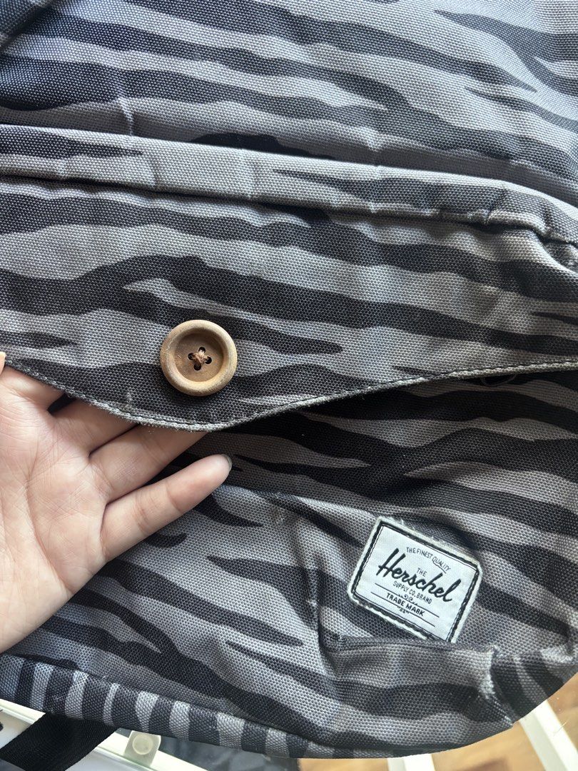 Herschel Backpack Authentic (Category: Backpacks) located in Paranaque City. Submitted by jujudeclutterss (Listing ID 1466476090, Image 1). Description: Herschel Backpack Authentic .